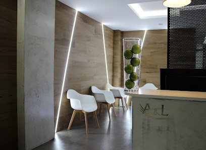 Foto de Aparicio & Laguna. Centro de Estética Dental y Cirugía Bucal