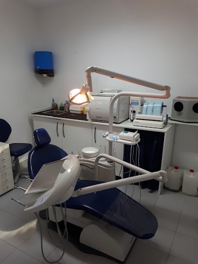 Foto de CLINICA DENTAL ALMOGUERA