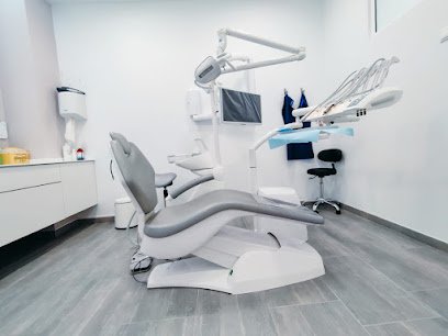 Foto de CLINICA DENTAL AYALA SAX