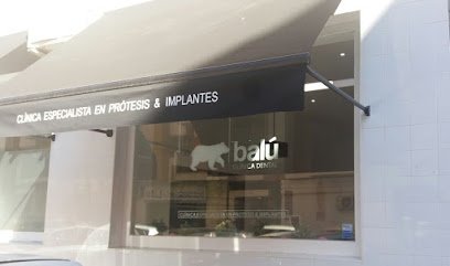 Foto de CLÍNICA DENTAL BALÚ