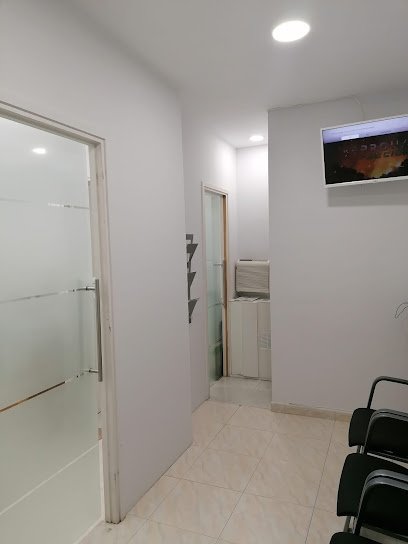 Foto de CLINICA DENTAL BIGUES I RIELLS -GUILLERMO RUSINQUE Odontólogo