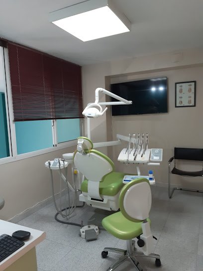 Foto de CLINICA DENTAL CARTELLA