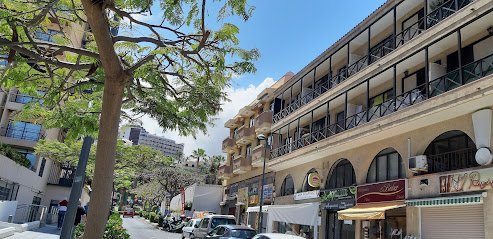 Foto de CLÍNICA DENTAL DR. ESTANISLAO DE ZÁRATE MACHADO