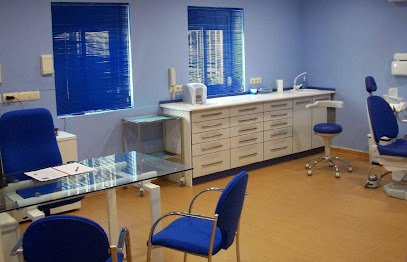 Foto de CLÍNICA DENTAL DR. LUIS CARLOS LÓPEZ MOLINOS