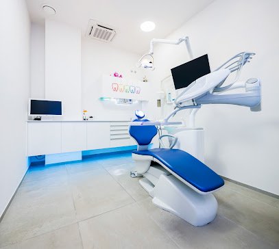 Foto de CLINICA DENTAL DR MARIANO HERNANDEZ LA BAÑEZA