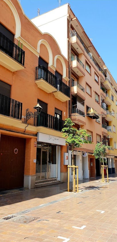 Foto de CLINICA DENTAL EN BENIMACLET VALENCIA DOCTOR CARUSO