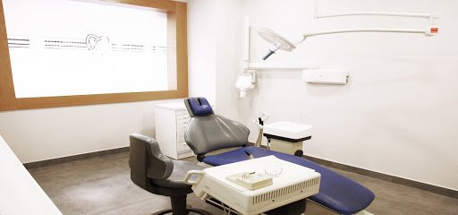 Foto de CLINICA DENTAL HERMOSIN SL