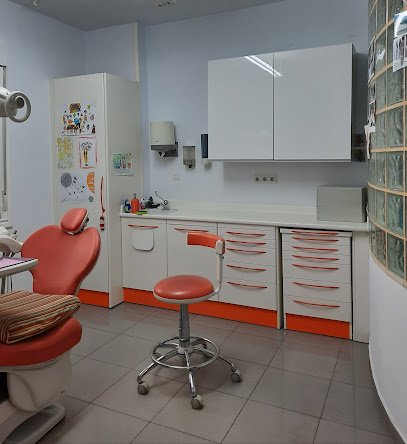 Foto de CLÍNICA DENTAL INFANTIL DRA. MATILDE LEY