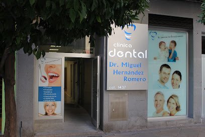 Foto de CLINICA DENTAL MIGUEL HERNÁNDEZ