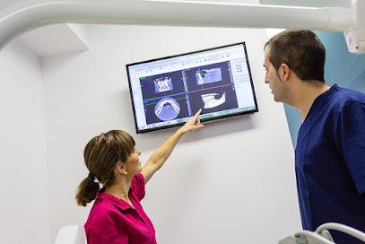Foto de CLÍNICA DENTAL MINERVA MARTÍNEZ & ÁNGEL ANTÓN
