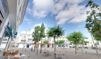 Foto de CLINICA DENTAL PONIENTE - Su dentista en Conil