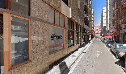 Foto de CLINICA DENTAL Roger Bendrihem