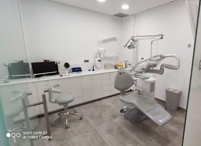 Foto de CLINICA DENTAL VERONICA FLORES
