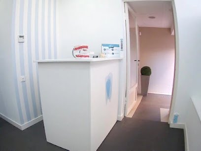 Foto de CLINICA DENTAL ZARATÁN. DRA DIEZ ARAUZ