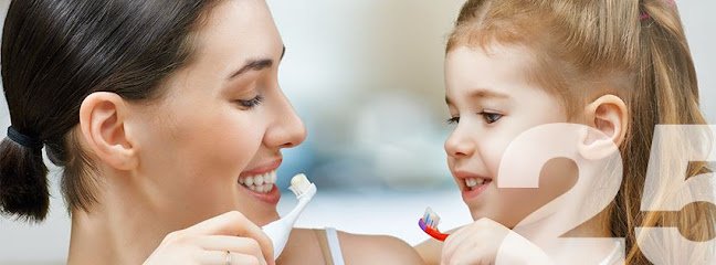 Foto de Clínica Dental Casanova 25