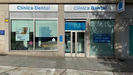 Foto de Clínica Dental Milenium Cuatro Caminos - Sanitas