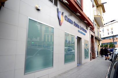 Foto de Clínica Dental la Victoria. Dra. María José Montenegro.