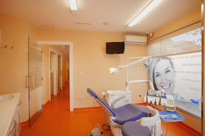Foto de Dental Area. Centro de IMPLANTOLOGIA DENTAL