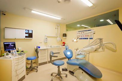 Foto de Dental Area Miño. IMPLANTOLOGIA DENTAL AVANZADA (.