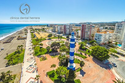 Foto de Dentista en Torre del Mar → Clínica Dental Herrera