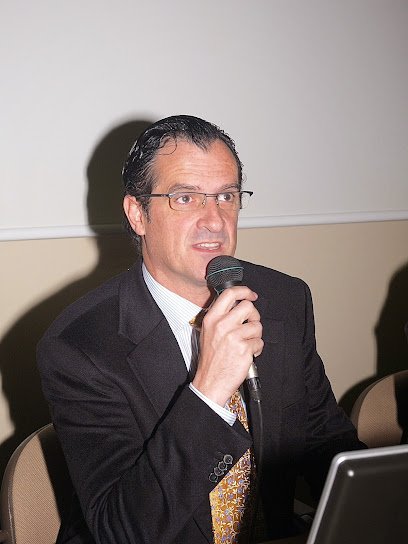 Foto de Dr. Ruiz Villandiego. Odontología y Estomatología. Hospital Quirón Donostia