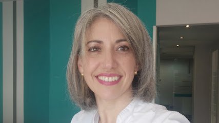 Foto de Dra Conchita Ferreiro. Odontología integral. Endodoncia y estética dental