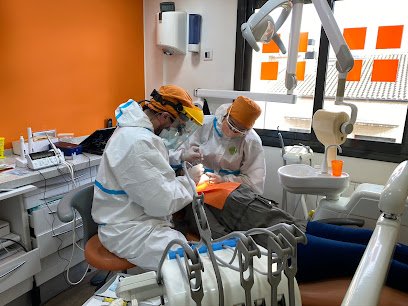 Foto de mèdic dental Tapia Chacón